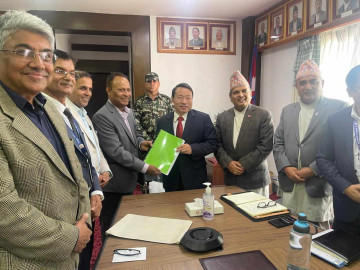 कर प्रणाली सुधार उच्चस्तरीय समितिले अर्थमन्त्री पुनलाई प्रतिवेदन बुझायो